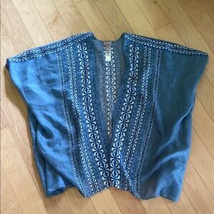 Chico's Blue and White Floral Kimono small medium